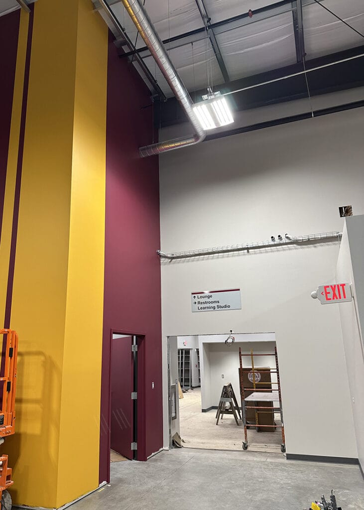 Pogled na zid i vrata u novom Centru primijenjene tehnologije.